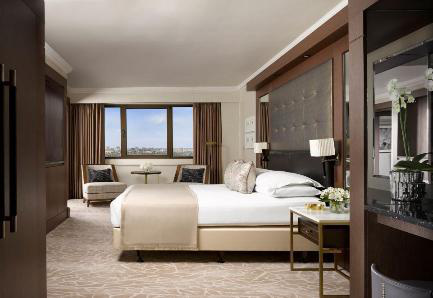 London Collection suite bedroom